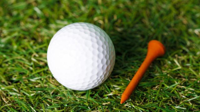 ドライバー きちんと飛ばす為に最適なティーの高さ ティーの飛び方など Golftrend ゴルフトレンド