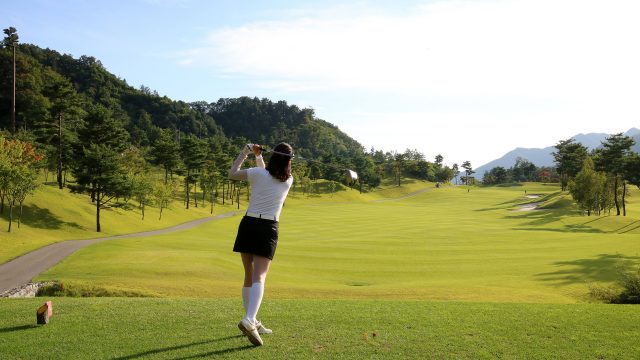 スパイクレスゴルフシューズレディースおすすめ