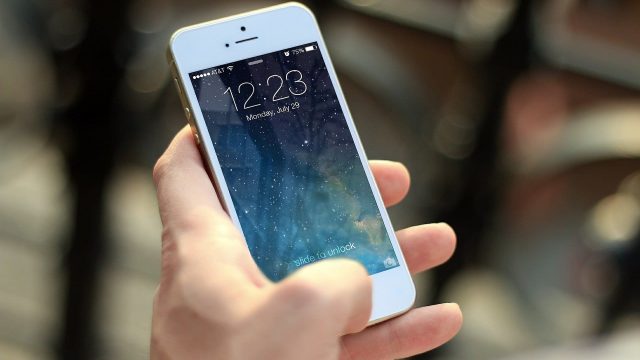 【うるさい&音を立てるのはNG】ラウンド中他のプレーヤーが打つ時は動かず静かに!